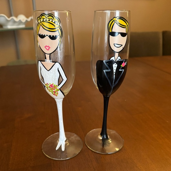 Hand-Painted Bride and Groom Wedding Champagne Glasses - Picture 5 of 7